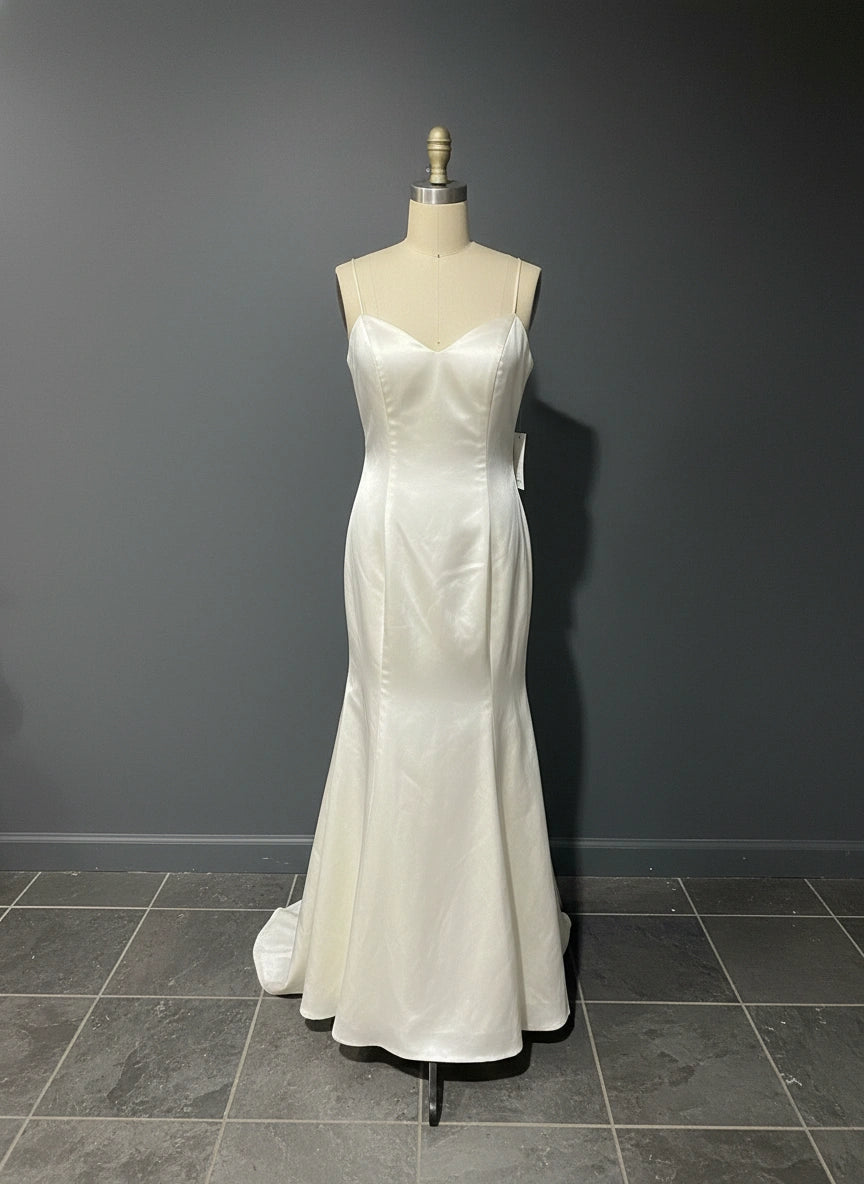 STRAPLESS SWEETHEART FIT AND FLARE