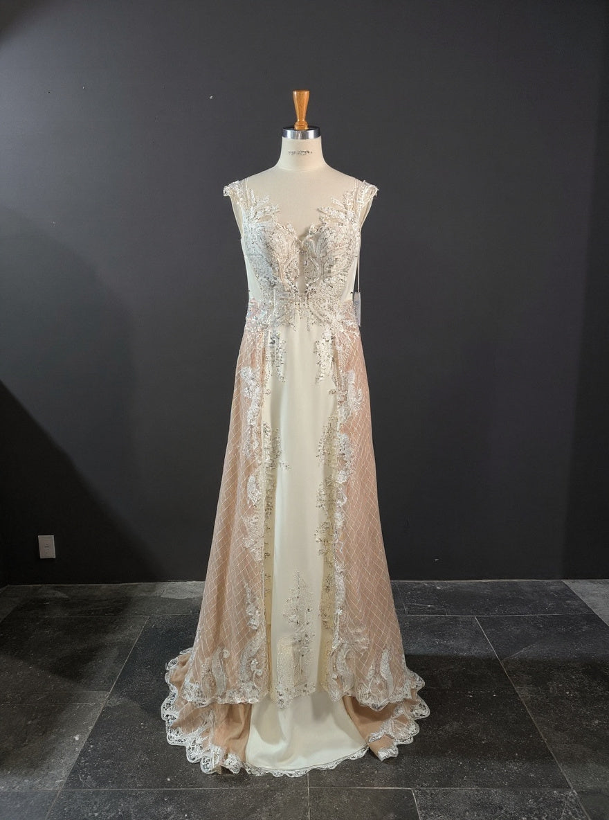 EMBROIDERED COLUMN WITH ILLUSION NK