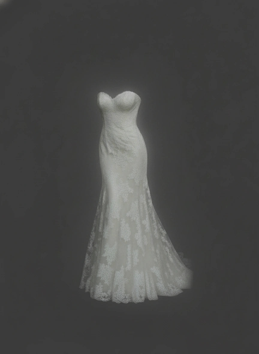 STRAPLESS LACE FIT AND FLARE